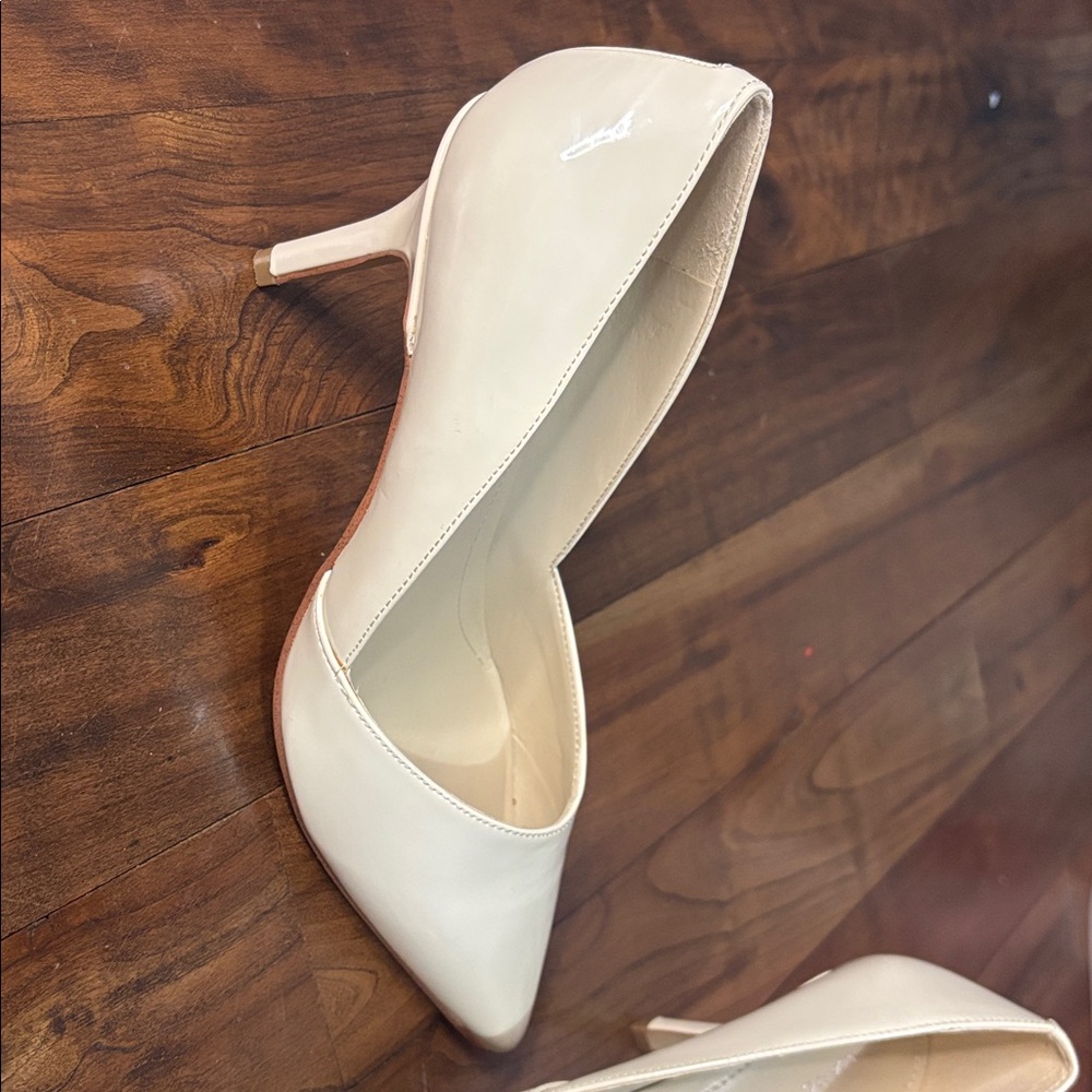 Marc Fisher Elegant Cream Pointed-Toe Women's Shoes - Picture 3 of 7